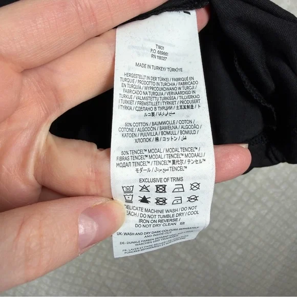 Boden NWT Black Short Puff Smocked Sleeve Top - Picture 7 of 8